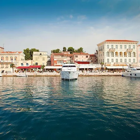 Splendid In With Swimming Pool Poreč