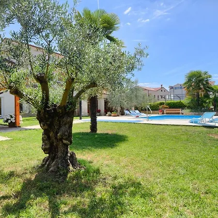 Apartment Splendid In With Swimming Pool